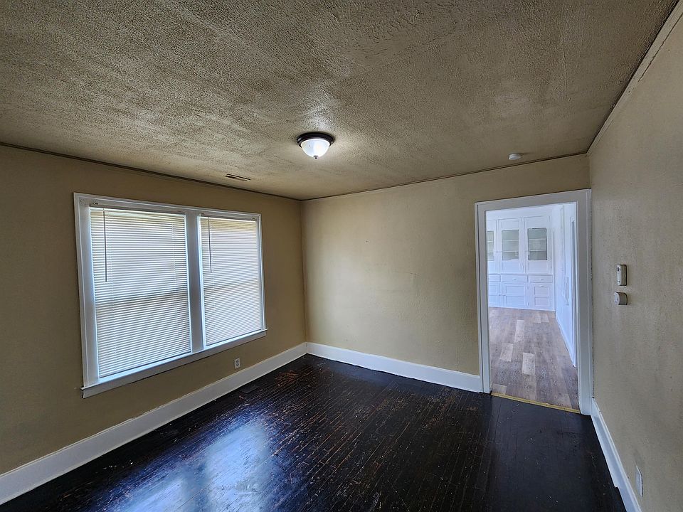 1st image of 3007 Crane St #1