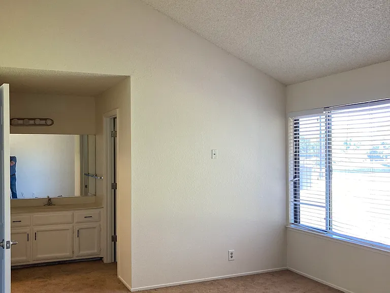 24552 Long Ct — Photo 5