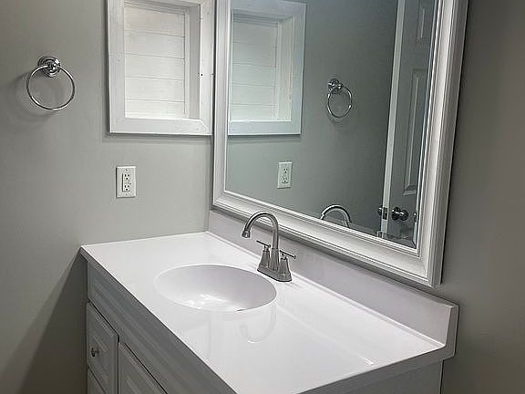 3rd image of 516 Ortman Ln