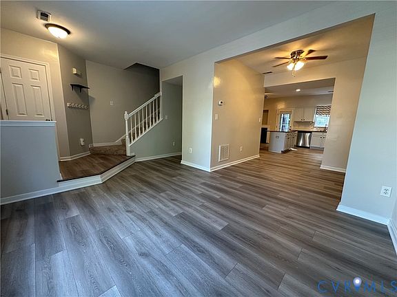 3rd image of 2411 Valleymeade Pl