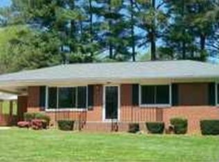 918 W 6th St, Siler City, NC 27344