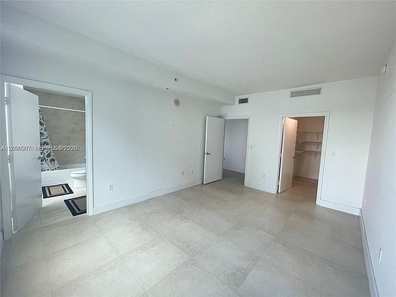 4th image of 1900 N Bayshore Dr APT 3311