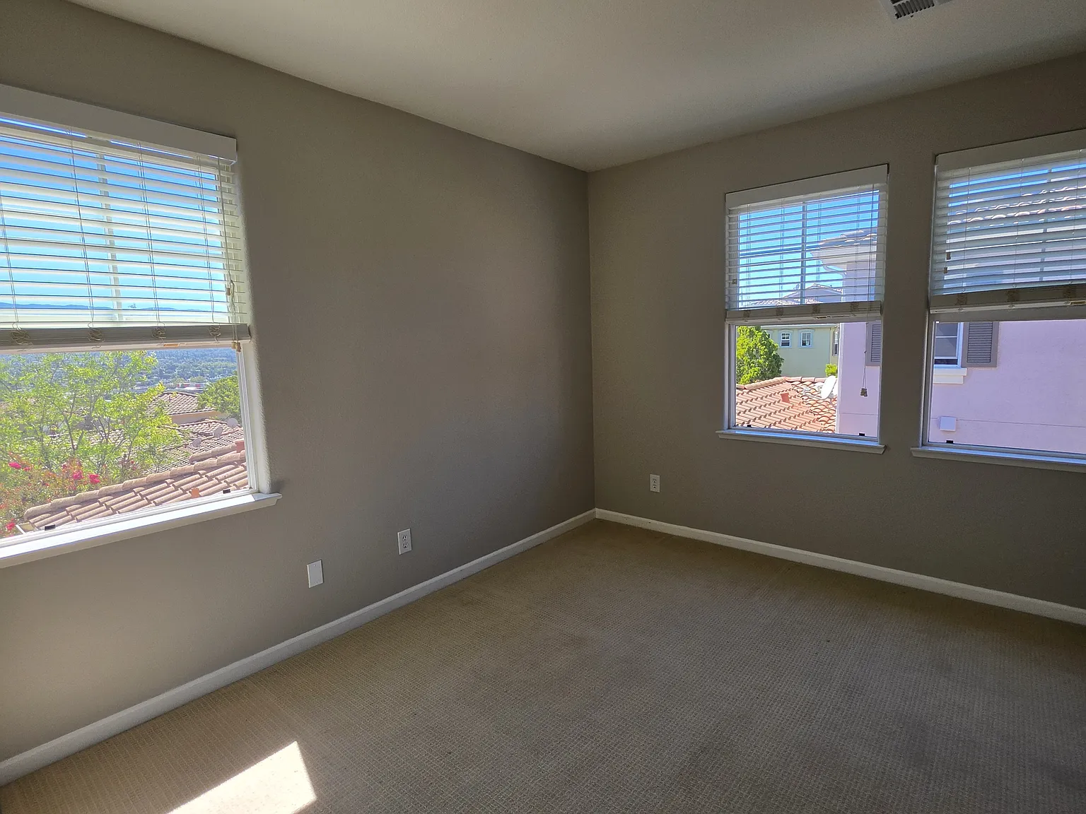 388 Adeline Ave — Photo 1