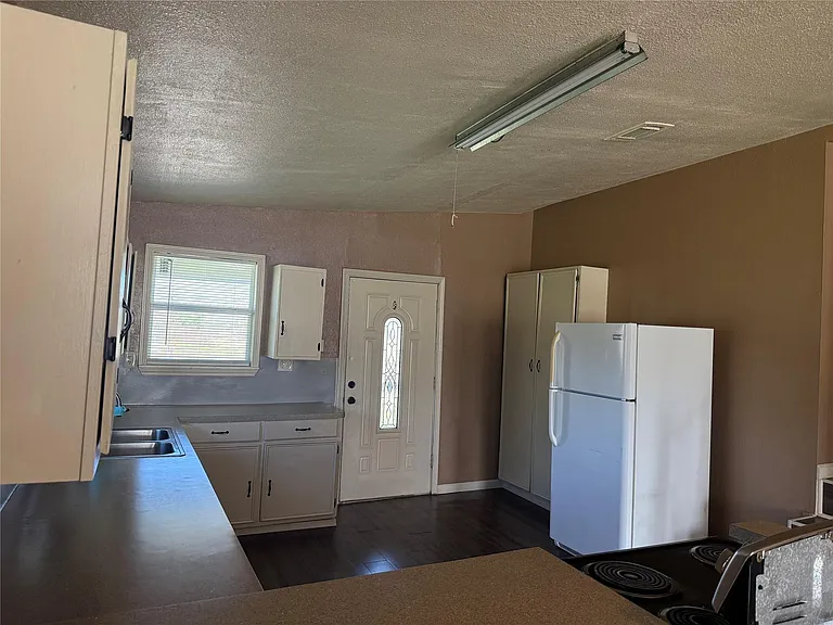 14005 Alles House St — Photo 4
