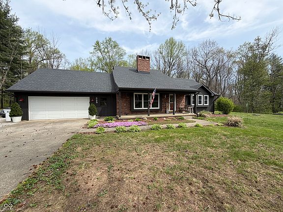 3rd image of 825 W Krislynn Woods Ave