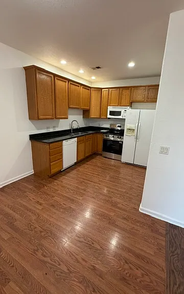 1520 E 78th Ave #4 — Photo 11