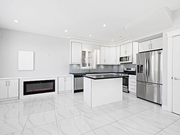 3rd image of 2430 E 41st Ave #1