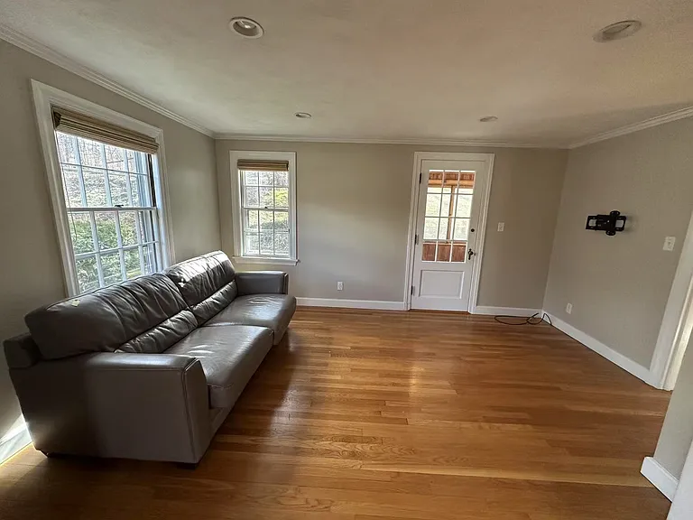 37 Washburn Ave — Photo 5