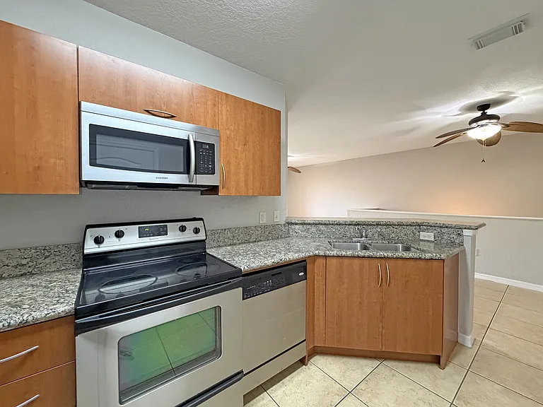 132 SW Peacock Blvd #206 — Photo 9