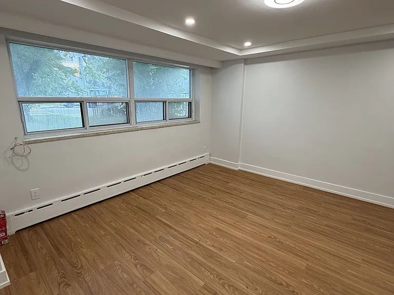 3877 Bathurst St #1 — Photo 2
