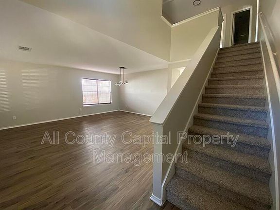2nd image of 650 Whispering Hollow Dr Unit 650
