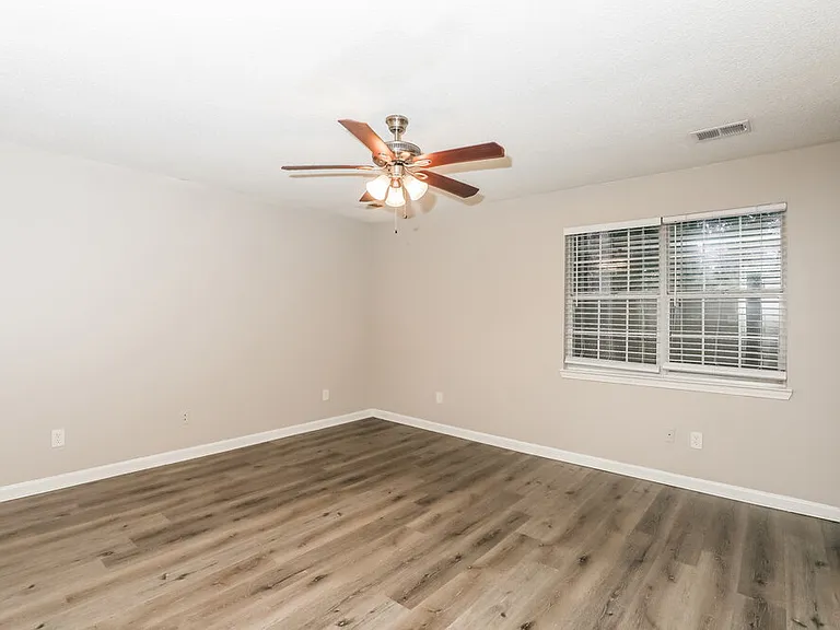 1573 Glynn Ct — Photo 7