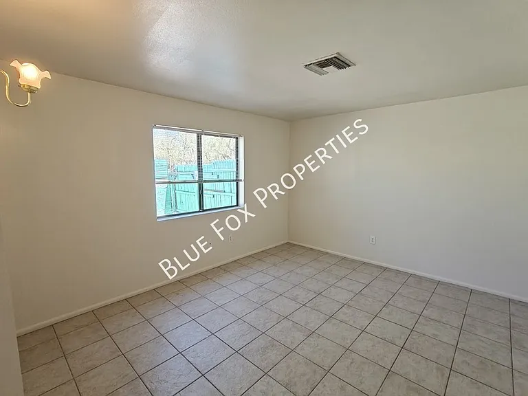 3318 E Bellevue St #B — Photo 30