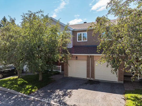 34 Stonebriar Dr, Ottawa, ON K2G 5X9