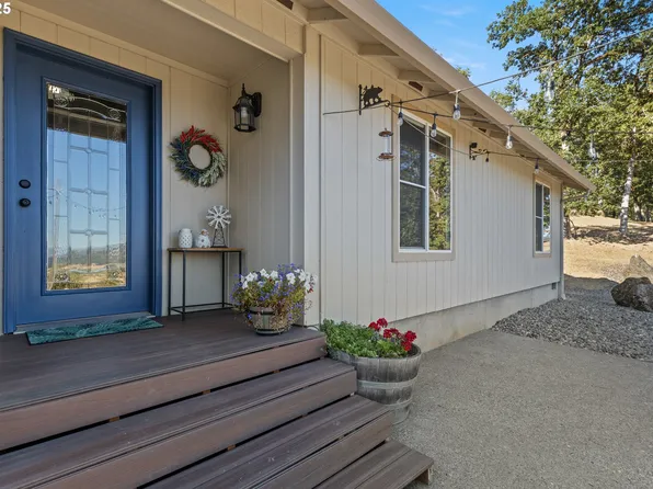 941 Colonial Rd, Roseburg, OR 97471