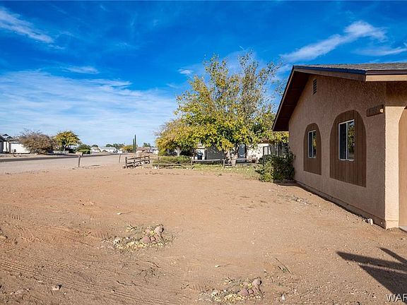 5th image of 4766 N College Dr
