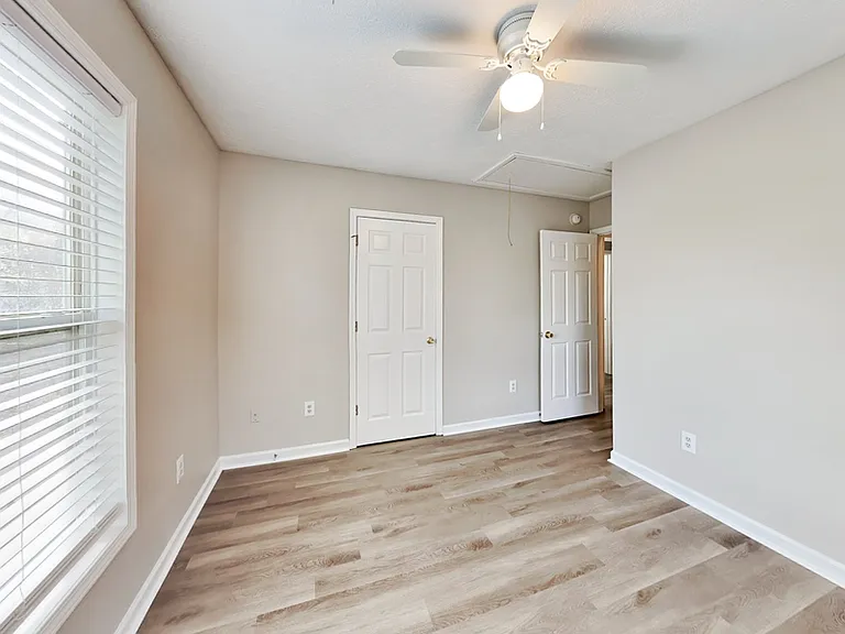 729 Cooper St SW — Photo 14