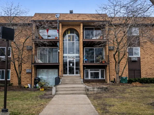 740 Hill Dr APT 303, Hoffman Estates, IL 60169