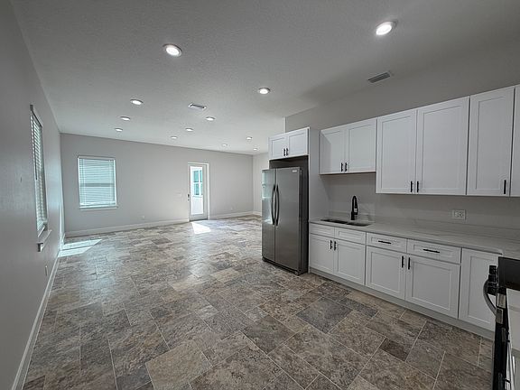3rd image of 2397 Lake Pickett Rd #N