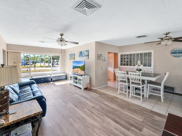 2533 Duncan Dr, Belleair Bluffs, FL 33770