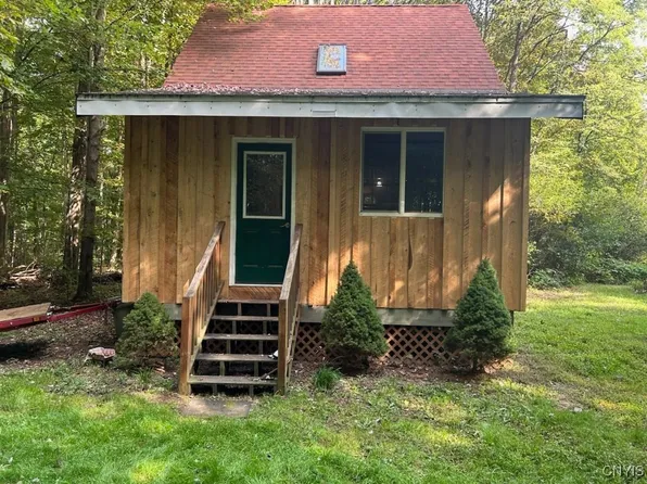 1202 Albion Cross Rd, Albion, NY 13142