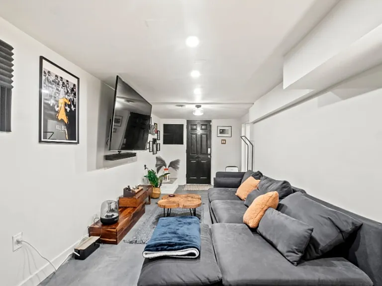 3307 Otis St #B — Photo 2
