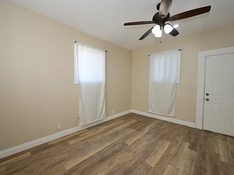 332 E Olive Ave — Photo 40