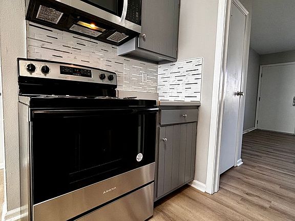 3rd image of 3124-3126 Silver Rock Ave