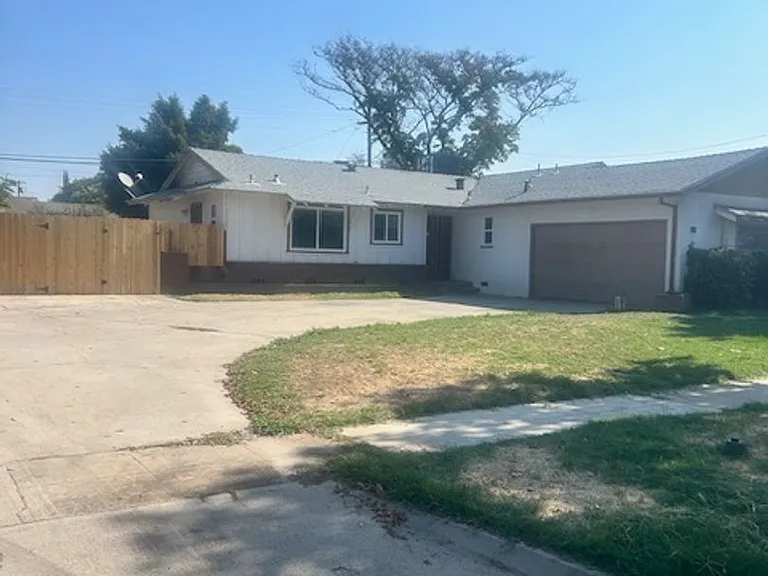 4436 N Van Dyke Ave — Photo 3