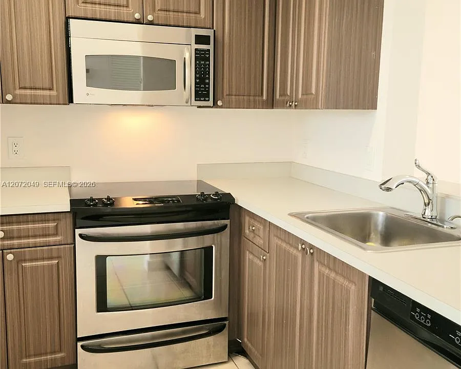 8620 N Sherman Cir #306