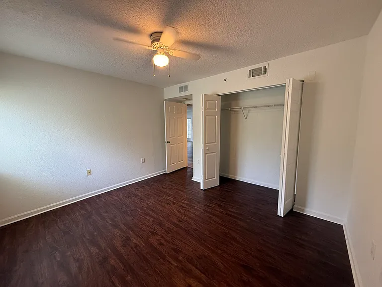 231 SW Palm Dr #107 — Photo 17