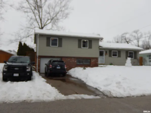 209 Kurlene Dr, Macomb, IL 61455