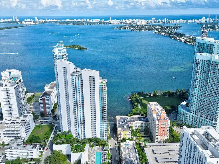 2020 N Bayshore Dr #1905 — Photo 1