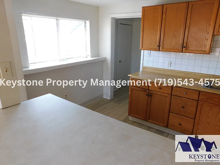 706 W Adams Ave — Photo 4