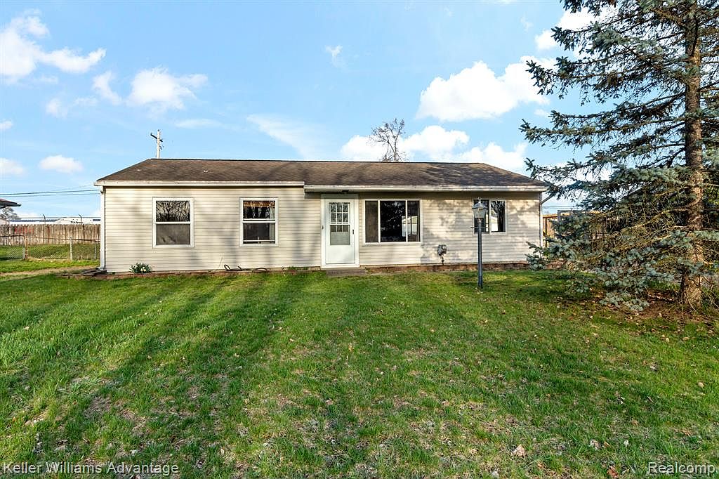 1356 Whittier St, Waterford, MI 48327 Zillow