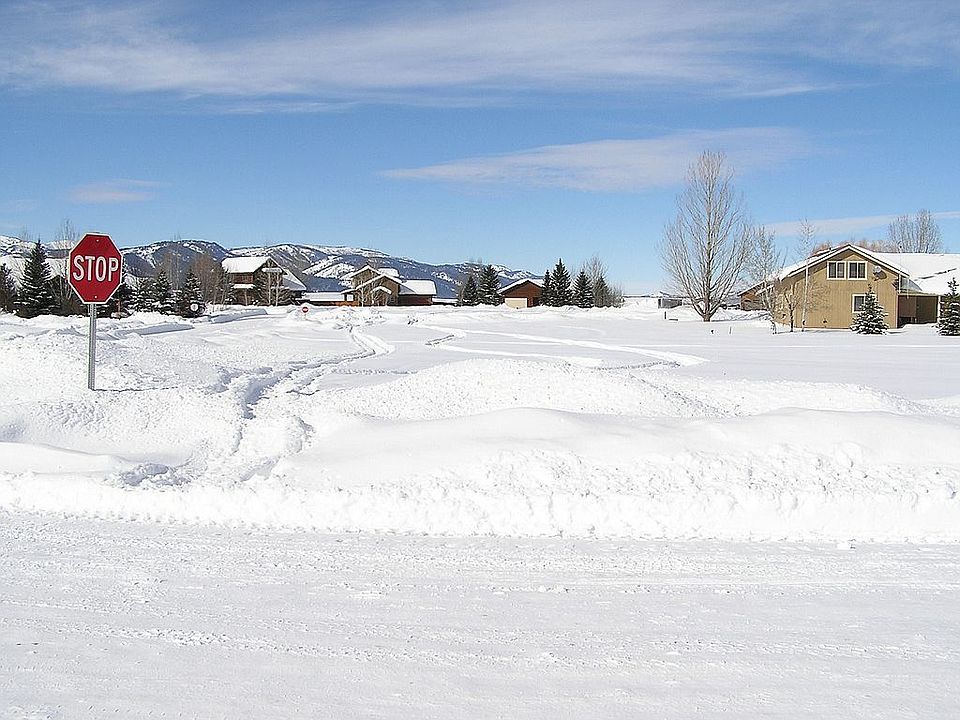 North from River View Dr.