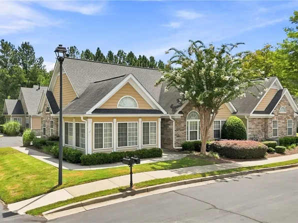 3204 Village Ln, Roswell, GA 30075