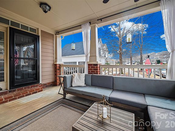 4th image of 1049 Market St