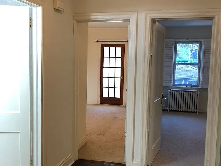 305 Saint Clair Ave E #MAIN FLOOR — Photo 15