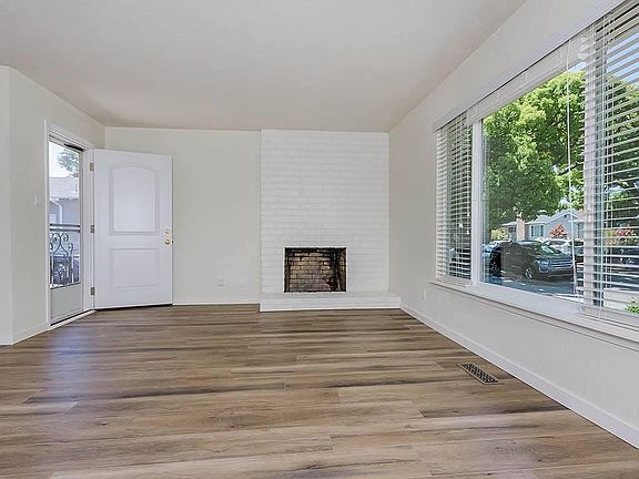 3rd image of 1667 Lark Ave