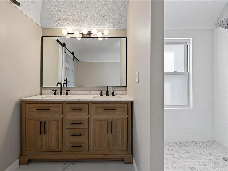 2113 Fairview Ave #1 — Photo 9