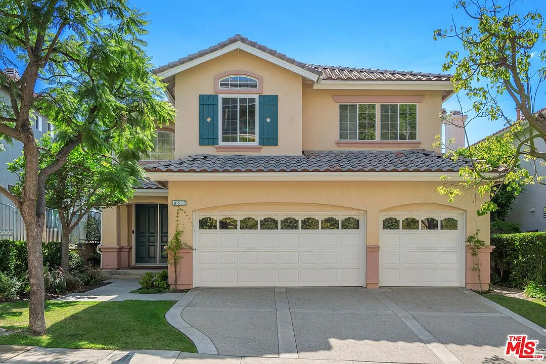 4 bed, 3.0 bath, 2781 sqft, $10,000 — Photo 1