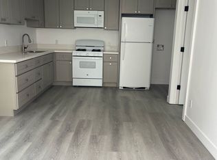 19209 Bessemer St, Reseda, CA 91335