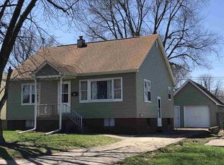 1305 Howard Ct, Pekin, IL 61554