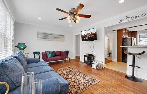 34 Sanderson St Photo 1