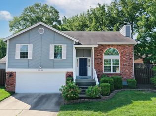 2286 Graystone Dr, Saint Charles, MO