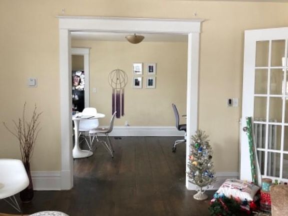 5th image of 907 W South St #2