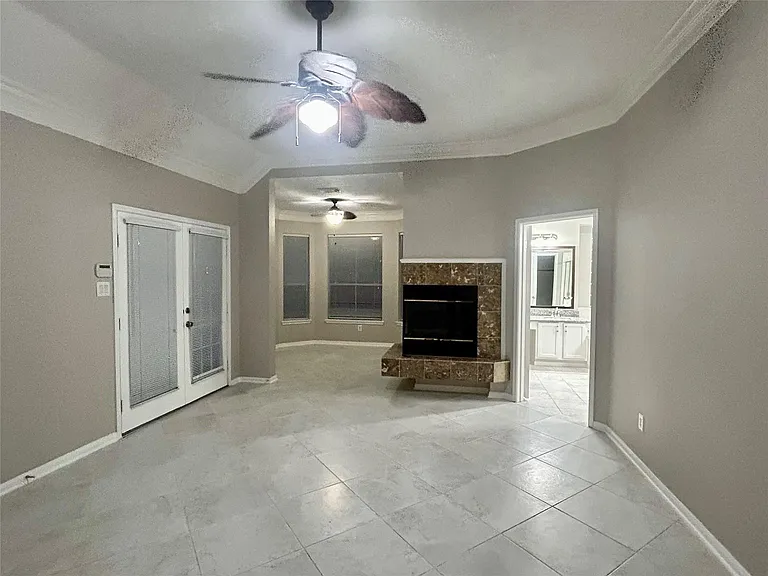 16807 Laguna Springs Dr — Photo 26