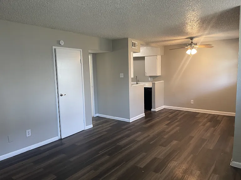 Avaya Garland Apartments — Photo 17