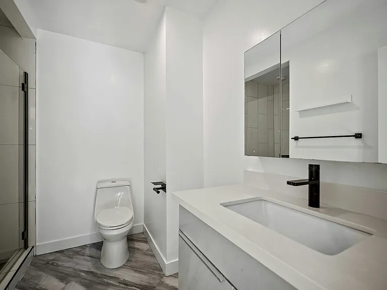 955 N Oxford Ave #5 — Photo 14